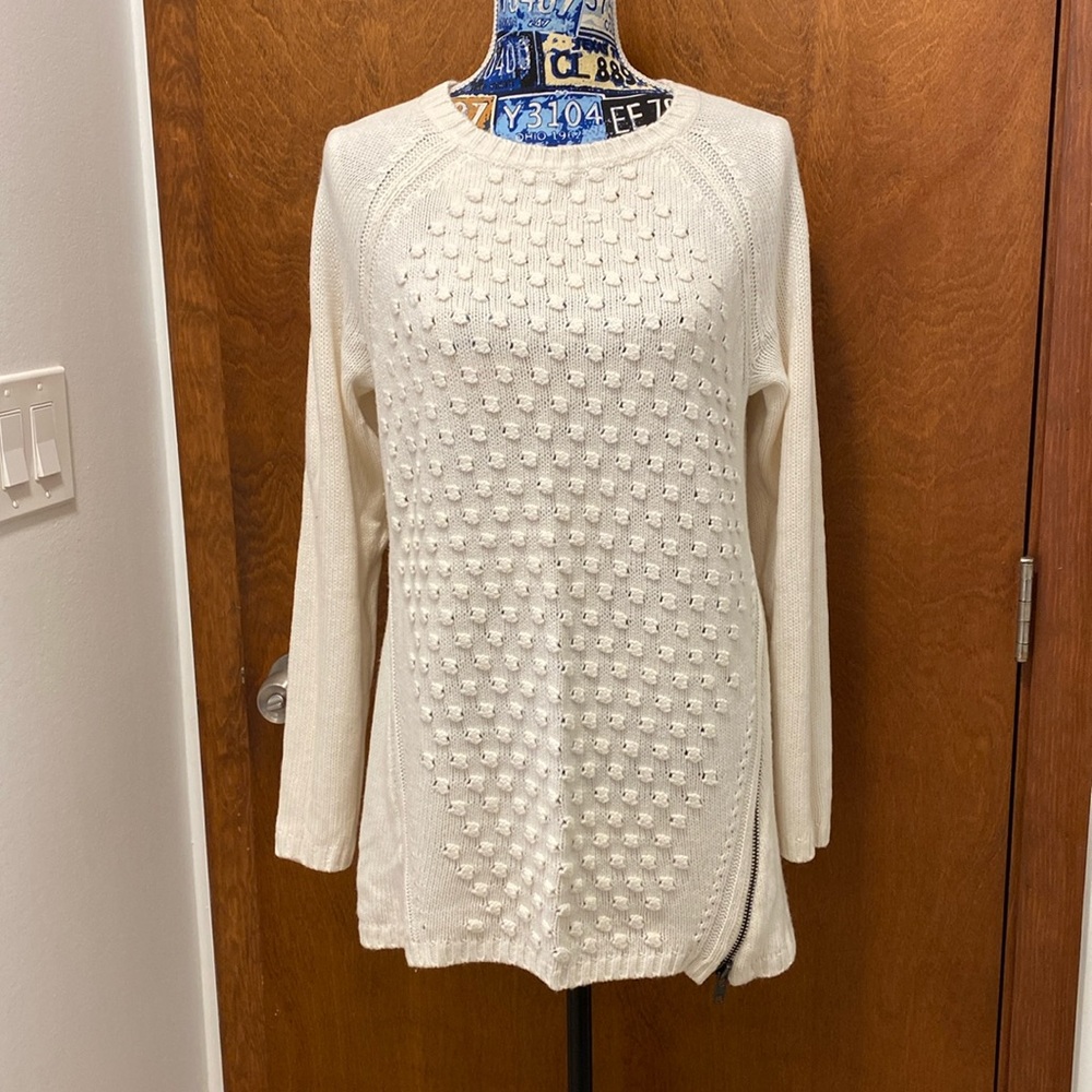 Valette  sweater size small